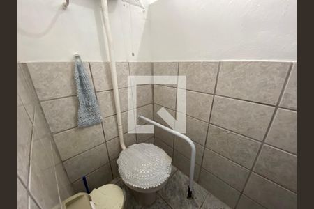 Casa à venda com 250m², 4 quartos e 2 vagas Casa à venda com 250m², 4 quartos e 2 vagasBanheiro 2