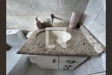 Casa à venda com 250m², 4 quartos e 2 vagas Casa à venda com 250m², 4 quartos e 2 vagasBanheiro 1