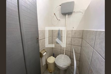 Casa à venda com 250m², 4 quartos e 2 vagas Casa à venda com 250m², 4 quartos e 2 vagasBanheiro 2