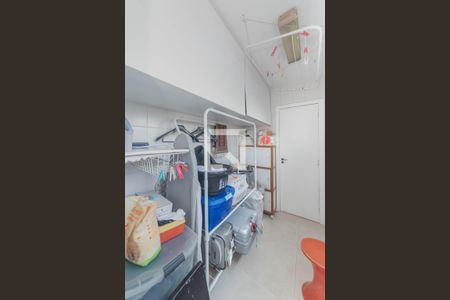 Apartamento à venda com 168m², 4 quartos e 2 vagas Apartamento à venda com 168m², 4 quartos e 2 vagasÁrea de Serviço