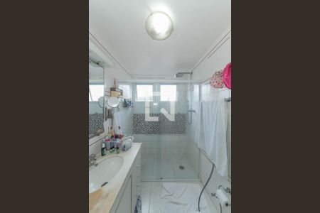 Apartamento à venda com 168m², 4 quartos e 2 vagas Apartamento à venda com 168m², 4 quartos e 2 vagasBanheiro da Suíte