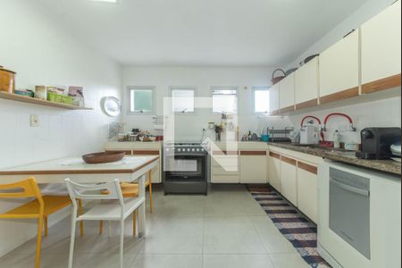 Apartamento à venda com 168m², 4 quartos e 2 vagas Apartamento à venda com 168m², 4 quartos e 2 vagasCozinha