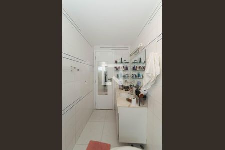 Apartamento à venda com 168m², 4 quartos e 2 vagas Apartamento à venda com 168m², 4 quartos e 2 vagasBanheiro Social