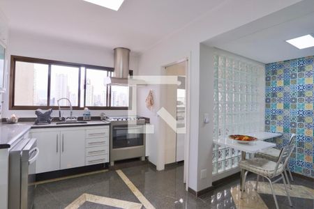 Apartamento à venda com 269m², 3 quartos e 3 vagas Apartamento à venda com 269m², 3 quartos e 3 vagasCozinha