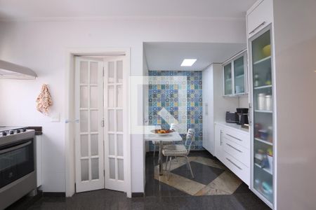 Apartamento à venda com 269m², 3 quartos e 3 vagas Apartamento à venda com 269m², 3 quartos e 3 vagasCozinha