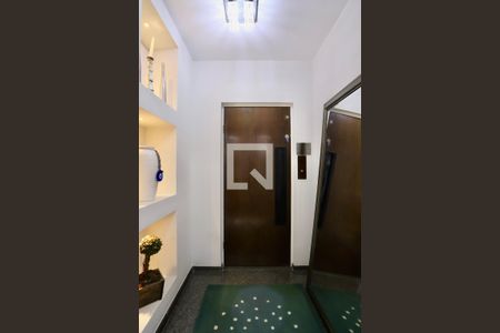 Apartamento à venda com 269m², 3 quartos e 3 vagas Apartamento à venda com 269m², 3 quartos e 3 vagasHall de entrada