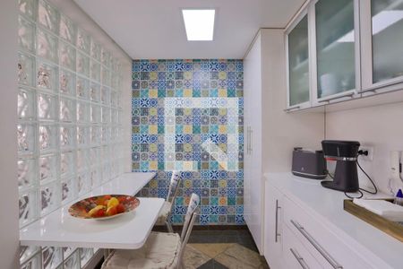 Apartamento à venda com 269m², 3 quartos e 3 vagas Apartamento à venda com 269m², 3 quartos e 3 vagasCozinha