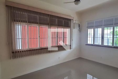 Casa à venda com 250m², 5 quartos e 2 vagas