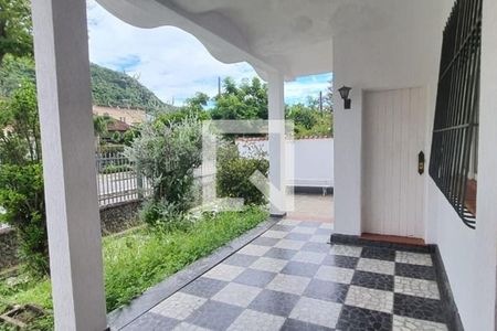 Casa à venda com 250m², 5 quartos e 2 vagas