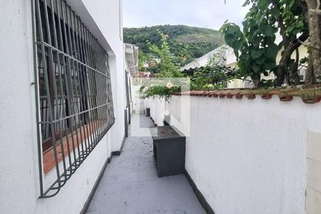 Casa à venda com 250m², 5 quartos e 2 vagas