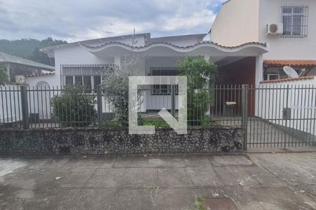 Casa à venda com 250m², 5 quartos e 2 vagas