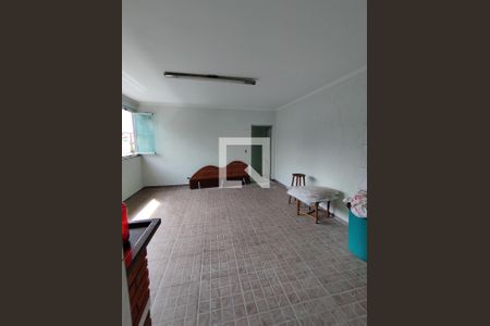 Casa à venda com 300m², 4 quartos e 2 vagas Casa à venda com 300m², 4 quartos e 2 vagasÁrea de serviço