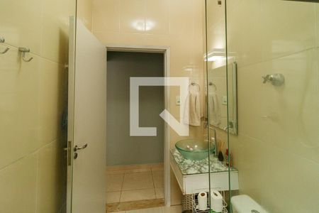 Casa à venda com 170m², 4 quartos e 4 vagas Casa à venda com 170m², 4 quartos e 4 vagasBanheiro