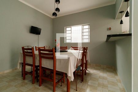 Casa à venda com 170m², 4 quartos e 4 vagas Casa à venda com 170m², 4 quartos e 4 vagasSala de Jantar