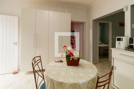 Casa à venda com 170m², 4 quartos e 4 vagas Casa à venda com 170m², 4 quartos e 4 vagasCozinha