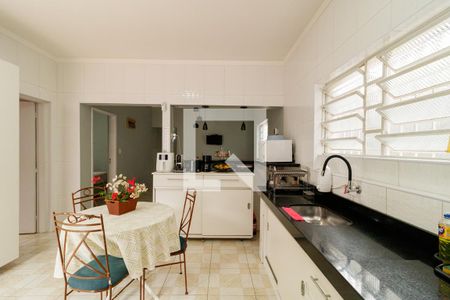 Casa à venda com 170m², 4 quartos e 4 vagas Casa à venda com 170m², 4 quartos e 4 vagasCozinha