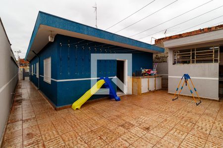 Casa à venda com 170m², 4 quartos e 4 vagas Casa à venda com 170m², 4 quartos e 4 vagasQuintal