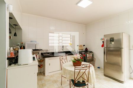 Casa à venda com 170m², 4 quartos e 4 vagas Casa à venda com 170m², 4 quartos e 4 vagasCozinha