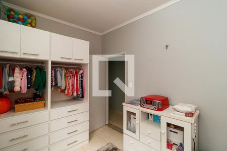 Casa à venda com 170m², 4 quartos e 4 vagas Casa à venda com 170m², 4 quartos e 4 vagasQuarto