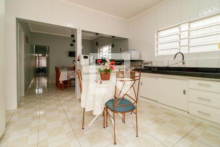 Casa à venda com 170m², 4 quartos e 4 vagas Casa à venda com 170m², 4 quartos e 4 vagasCozinha