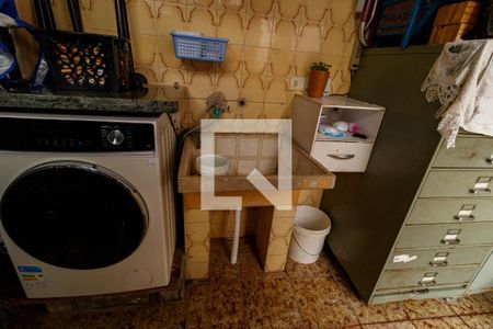 Casa à venda com 170m², 4 quartos e 4 vagas Casa à venda com 170m², 4 quartos e 4 vagasÁrea de Serviço