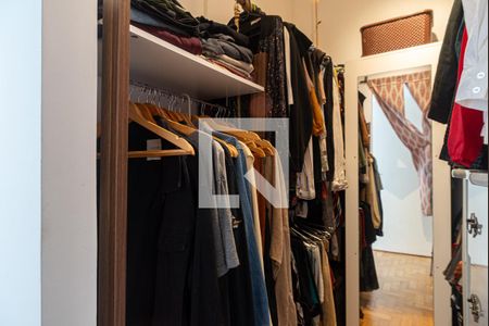 Apartamento à venda com 138m², 2 quartos e 1 vaga Apartamento à venda com 138m², 2 quartos e 1 vagaCloset do Quarto 1