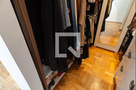 Apartamento à venda com 138m², 2 quartos e 1 vaga Apartamento à venda com 138m², 2 quartos e 1 vagaCloset do Quarto 1