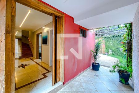 Casa à venda com 240m², 5 quartos e 2 vagasÁrea externa