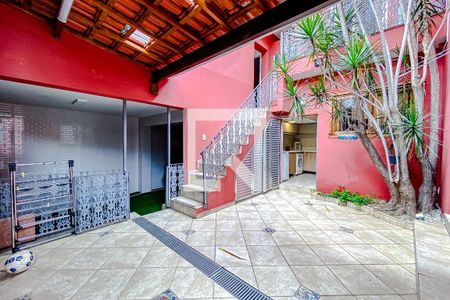 Casa à venda com 240m², 5 quartos e 2 vagasÁrea externa