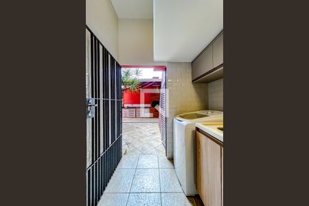 Casa à venda com 240m², 5 quartos e 2 vagasÁrea de Serviço