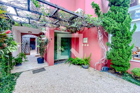 Casa à venda com 240m², 5 quartos e 2 vagasÁrea externa