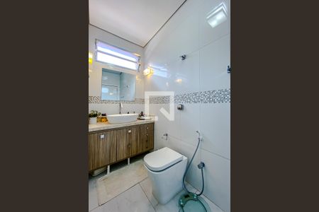 Casa à venda com 240m², 5 quartos e 2 vagasBanheiro