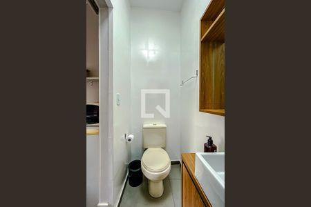 Casa à venda com 240m², 5 quartos e 2 vagasÁrea externa - Banheiro 