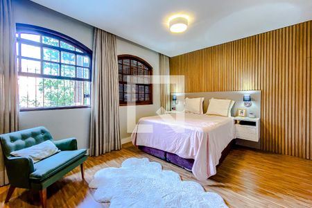 Casa à venda com 240m², 5 quartos e 2 vagasQuarto 1 - Suíte