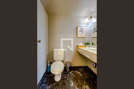 Casa à venda com 240m², 5 quartos e 2 vagasLavabo