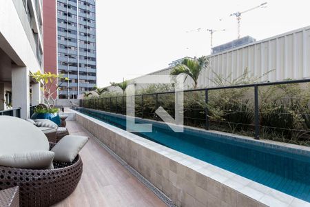 Studio à venda com 32m², 1 quarto e sem vaga Studio à venda com 32m², 1 quarto e sem vagaÁrea comum - Piscina