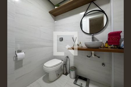 Apartamento à venda com 130m², 2 quartos e 1 vaga Apartamento à venda com 130m², 2 quartos e 1 vagaSuite 1- Banheiro