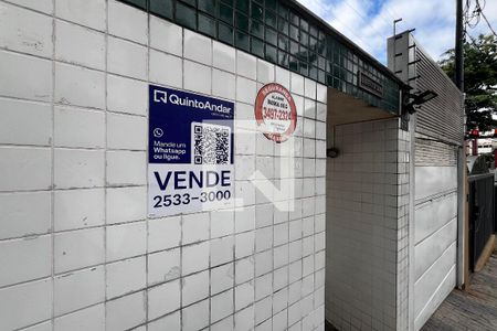 Apartamento à venda com 105m², 3 quartos e 3 vagas Apartamento à venda com 105m², 3 quartos e 3 vagasPlaquinha Instalada