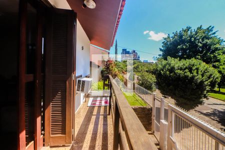 Casa à venda com 243m², 3 quartos e 3 vagas Casa à venda com 243m², 3 quartos e 3 vagasSuíte - Varanda