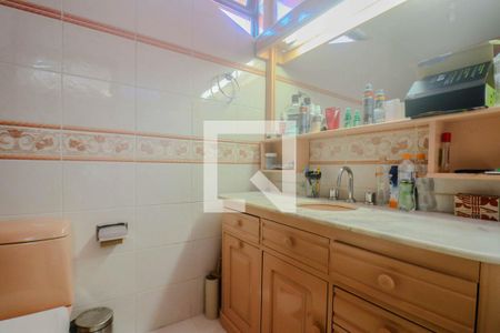 Casa à venda com 243m², 3 quartos e 3 vagas Casa à venda com 243m², 3 quartos e 3 vagasBanheiro da Suíte