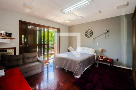 Casa à venda com 243m², 3 quartos e 3 vagas Casa à venda com 243m², 3 quartos e 3 vagasSuíte