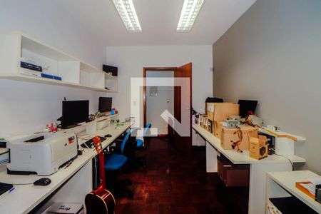 Casa à venda com 243m², 3 quartos e 3 vagas Casa à venda com 243m², 3 quartos e 3 vagasQuarto 2