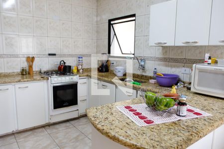 Casa à venda com 160m², 3 quartos e 2 vagas Casa à venda com 160m², 3 quartos e 2 vagasCozinha