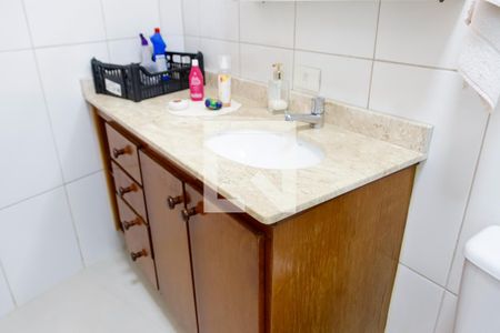 Casa à venda com 160m², 3 quartos e 2 vagas Casa à venda com 160m², 3 quartos e 2 vagasBanheiro