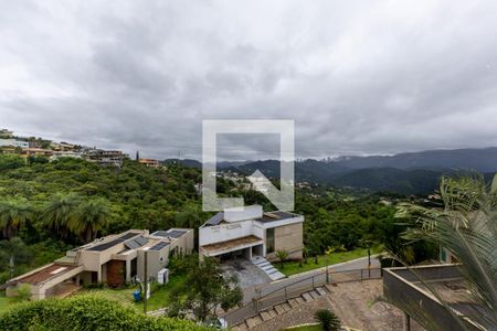 Casa de condomínio à venda com 286m², 4 quartos e 2 vagas Casa de condomínio à venda com 286m², 4 quartos e 2 vagasVista