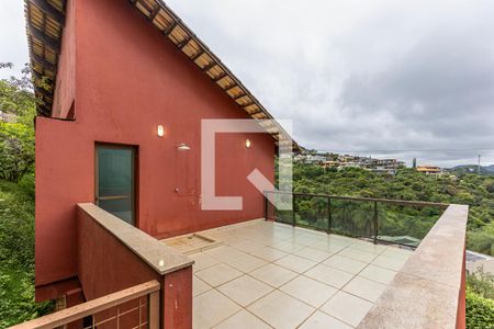 Casa de condomínio à venda com 286m², 4 quartos e 2 vagas Casa de condomínio à venda com 286m², 4 quartos e 2 vagasÁrea comum