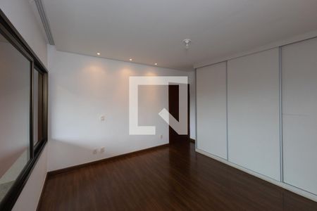 Casa de condomínio à venda com 286m², 4 quartos e 2 vagas Casa de condomínio à venda com 286m², 4 quartos e 2 vagasQuarto 2