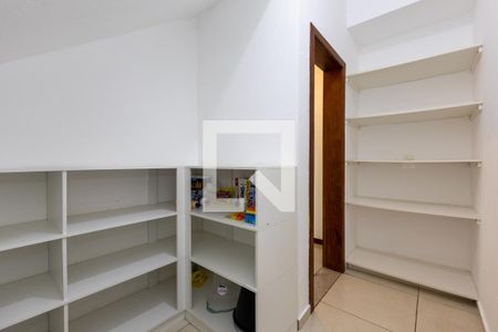 Casa de condomínio à venda com 286m², 4 quartos e 2 vagas Casa de condomínio à venda com 286m², 4 quartos e 2 vagasÁrea de Serviço