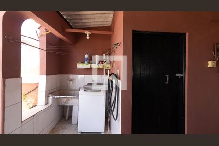 Casa à venda com 207m², 4 quartos e 2 vagas Casa à venda com 207m², 4 quartos e 2 vagasÁrea de Serviço - Casa 1