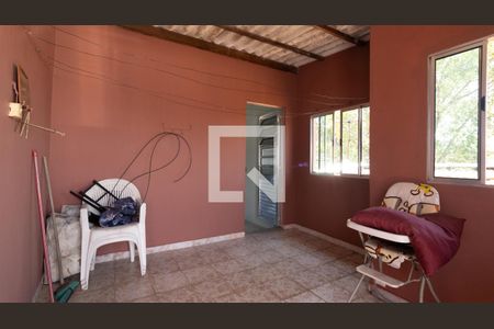 Casa à venda com 207m², 4 quartos e 2 vagas Casa à venda com 207m², 4 quartos e 2 vagasÁrea de Serviço - Casa 1